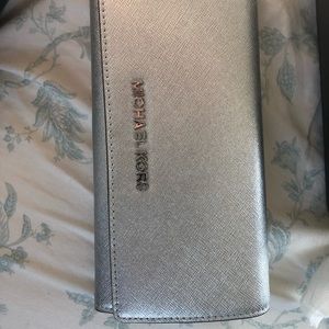 Michael Kors New with tags jet set travel wallet